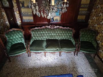 Divano e poltrone d' epoca