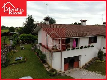 Interessante CASA BIFAMILIARE a Castions di Strada