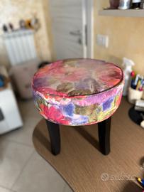 Sgabello morbido colorato