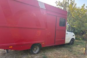 Furgone cassonato, Mercedes sprinter