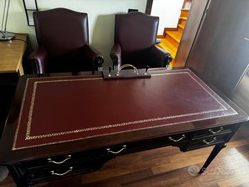 Scrivania stile direttorio con intarsi in pelle