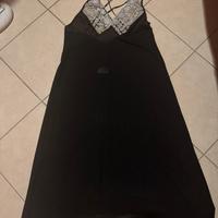 sottoveste nera con pizzo floreale bianca