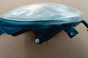 Faro anteriore sinistro Fiat 500L
