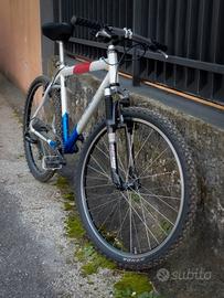 MTB Hazard 26" - Shimano Deore - Rockshox