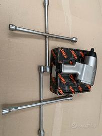 Pistola BETA e chiavi