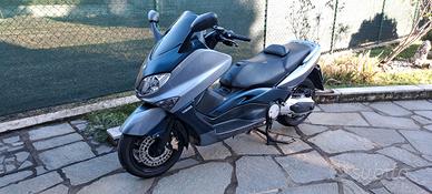 Yamaha T Max - 2006