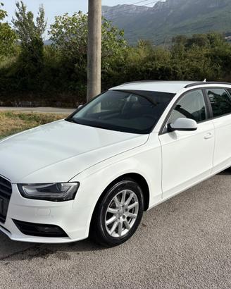 Audi A4 Avant 2.0 TDI 177CV mult. Advanced