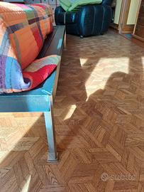 Letto matrimoniale in legno Wenghé e acciaio