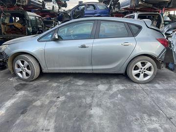 Ricambi opel astra 1.3d 95cv - anno 2010