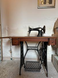 Macchina da cucire Singer vintage del 1900