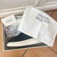 Scarpe Alexander McQueen nere e bianche