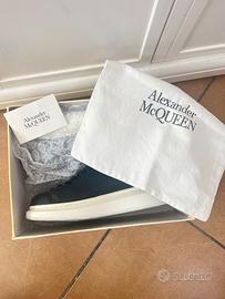 Scarpe Alexander McQueen nere e bianche
