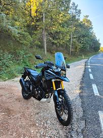 Suzuki V-strom 1050 de TRIS VALIGE