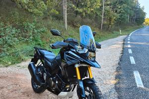 Suzuki V-strom 1050 de TRIS VALIGE