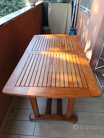 tavolino da terrazzo o giardino 