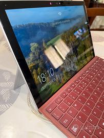 Microsoft Surface Pro 5 con Intel core I5-7300u