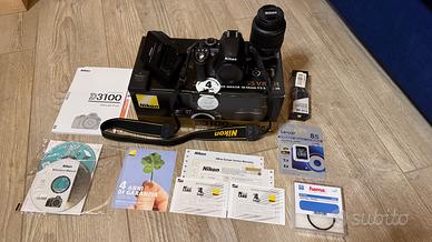 Reflex NIKON D3100 con obiettivo 18-55 e accessori