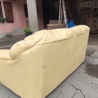 Divano giallo ecopelle 2 posti