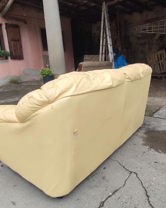 Divano giallo ecopelle 2 posti