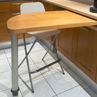 Cucina usata con penisola movibile