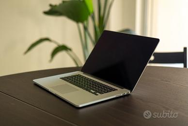 MacBook Pro 15" | 16GB | Batteria 110% | GPU 2GB