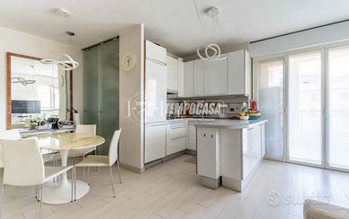 SPLENDIDO BILOCALE AMPIO CON TERRAZZO, BALCONE E B