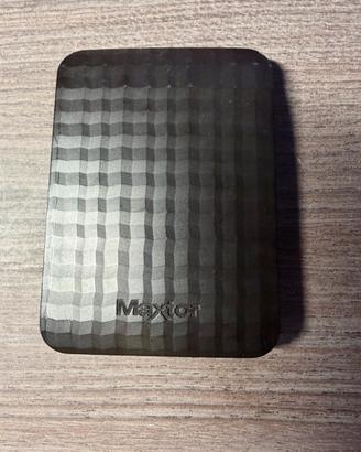2 hard disk esterni USB — 5TB e 500 GB
