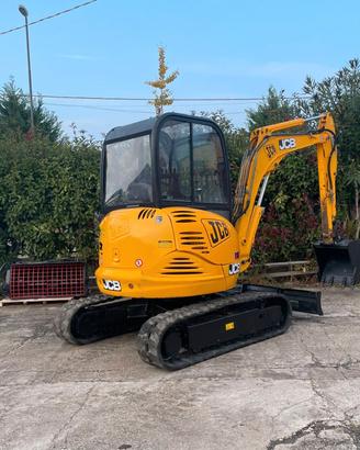 E32 Escavatore 35 q JCB 8035
