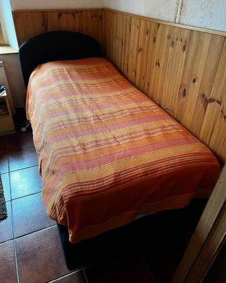 Letto singolo completo di materasso