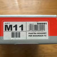 M11- GIVI PIASTRA PER BAULETTO CENTRALE MONOKEY PE