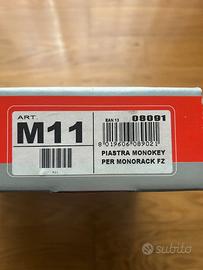 M11- GIVI PIASTRA PER BAULETTO CENTRALE MONOKEY PE