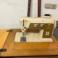 Macchina da cucire Singer 701