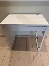 Scrivania Ikea MICKE