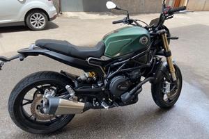 Moto Benelli Leoncino 800