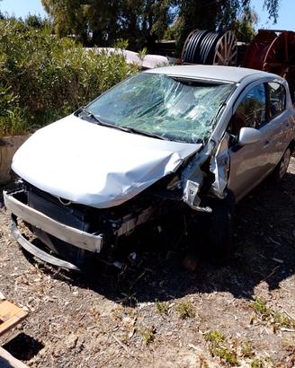 ricambi auto usati opel corsa incidentata <80000km