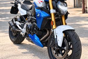 BMW F 900 R Super accessoriata