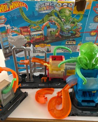 Hot Wheels City – Color Reveal Octo Car Wash