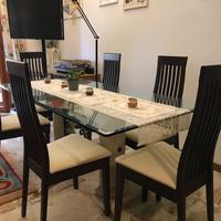 Tavolo in cristallo e sedie Cicago/Callegaris