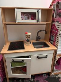 Cucina in legno Ikea per bambini