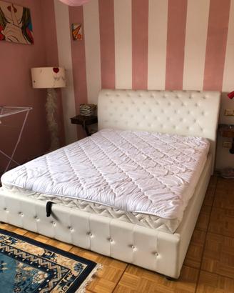 Letto matrimoniale con contenitore