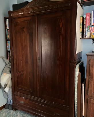 Armadio vecchio