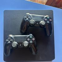 PS4 usata con 2 joystick