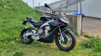 Aprilia tuono 600 factory
