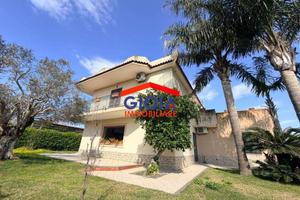 Villa di 284 m² con 4 locali a Giugliano in Campan