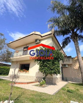 Villa di 284 m² con 4 locali a Giugliano in Campan