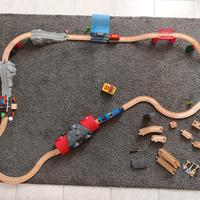 Pista in legno per trenino elettrico 