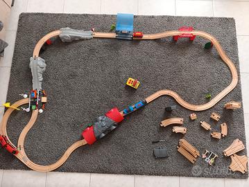 Pista in legno per trenino elettrico 