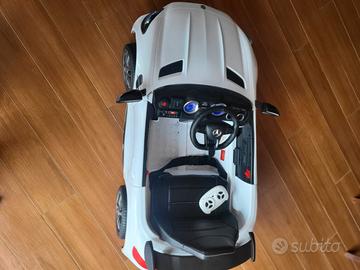 Auto elettrica Mercedes