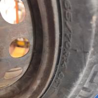 165 70 r14 cerchione e gomma 