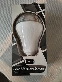 lampadina LED multicolor e speaker